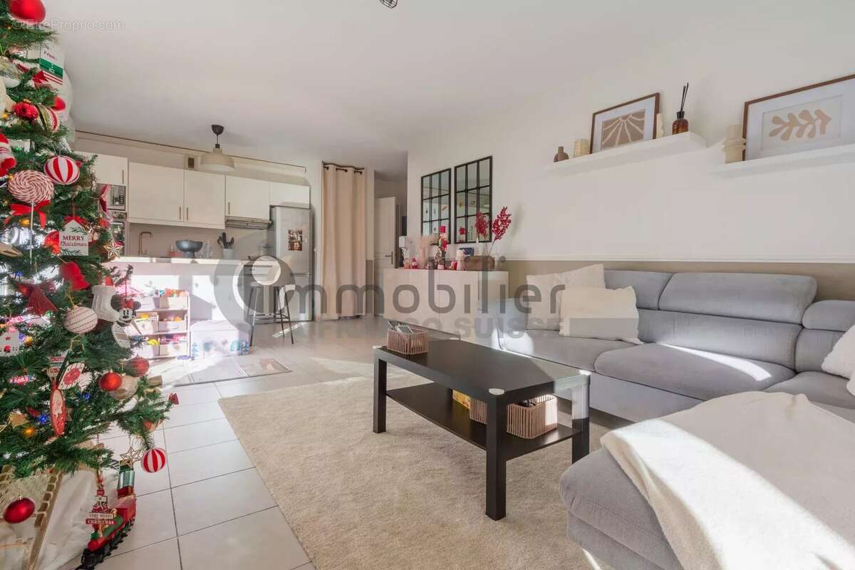 Appartement à SAINT-LAURENT-DU-VAR