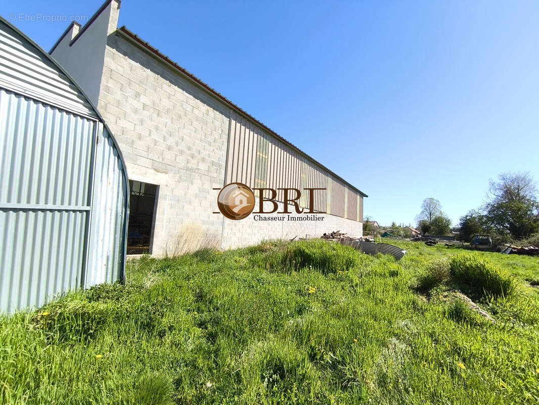 Commerce à LA FRETTE