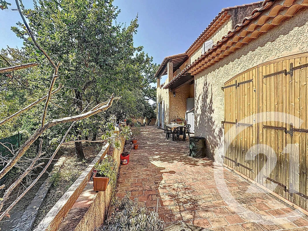 Maison à PUYLOUBIER
