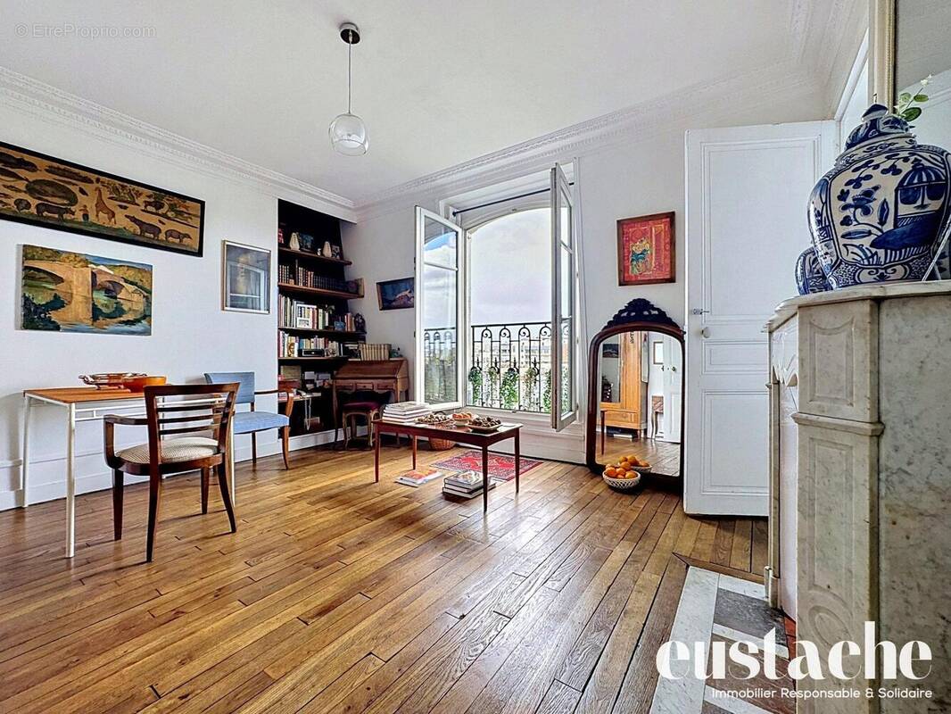 Appartement à PARIS-3E
