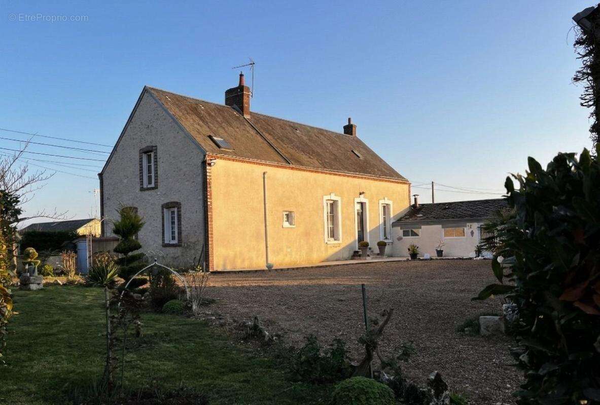 Maison à PERONVILLE