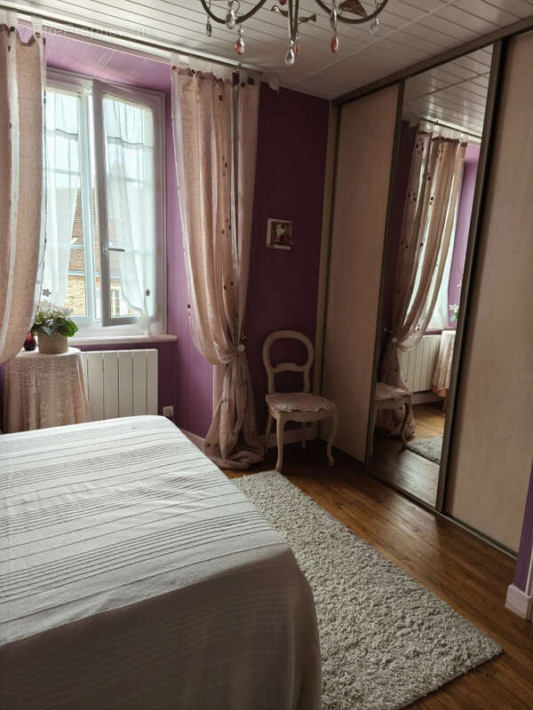 Maison à SAINT-YRIEIX-LA-PERCHE