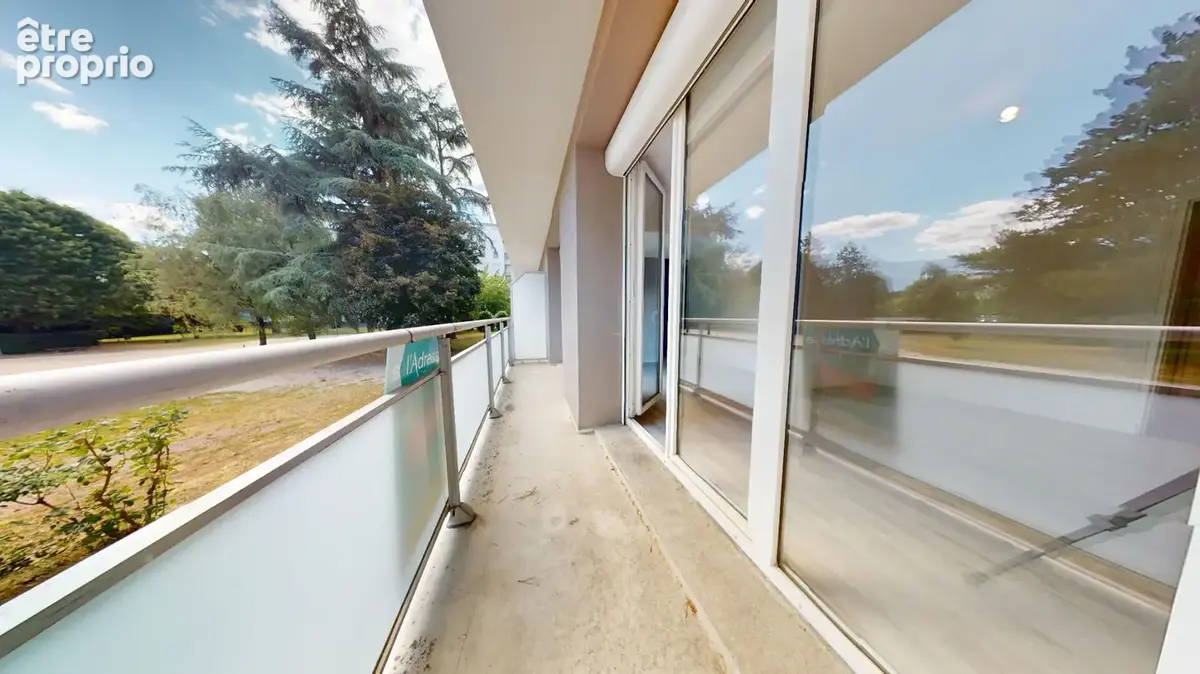Appartement à SAINT-MARTIN-D'HERES