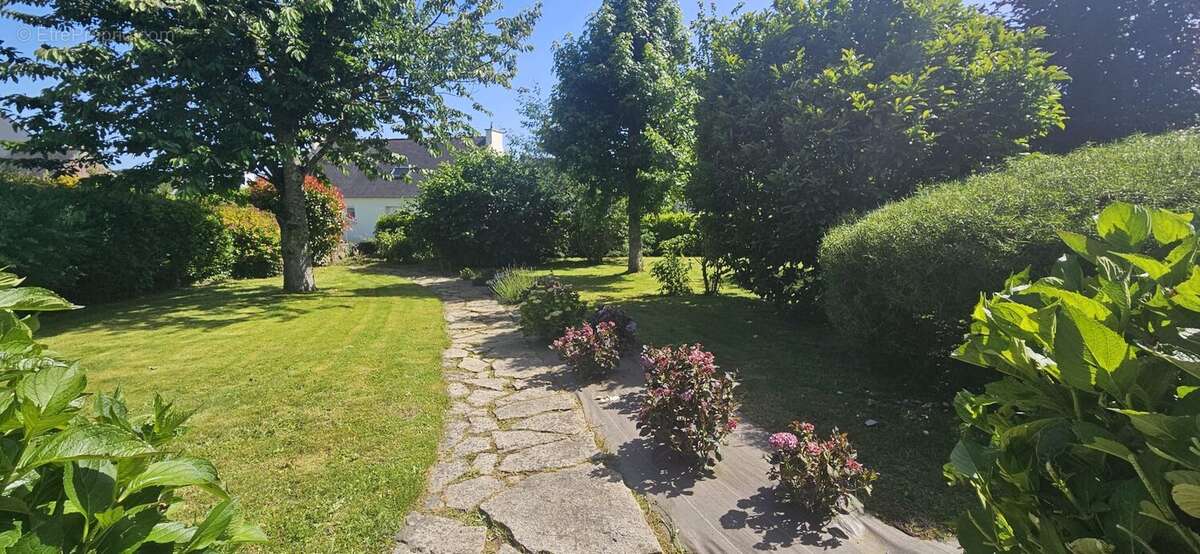 Maison 100 m² à Callac  - photo 8
