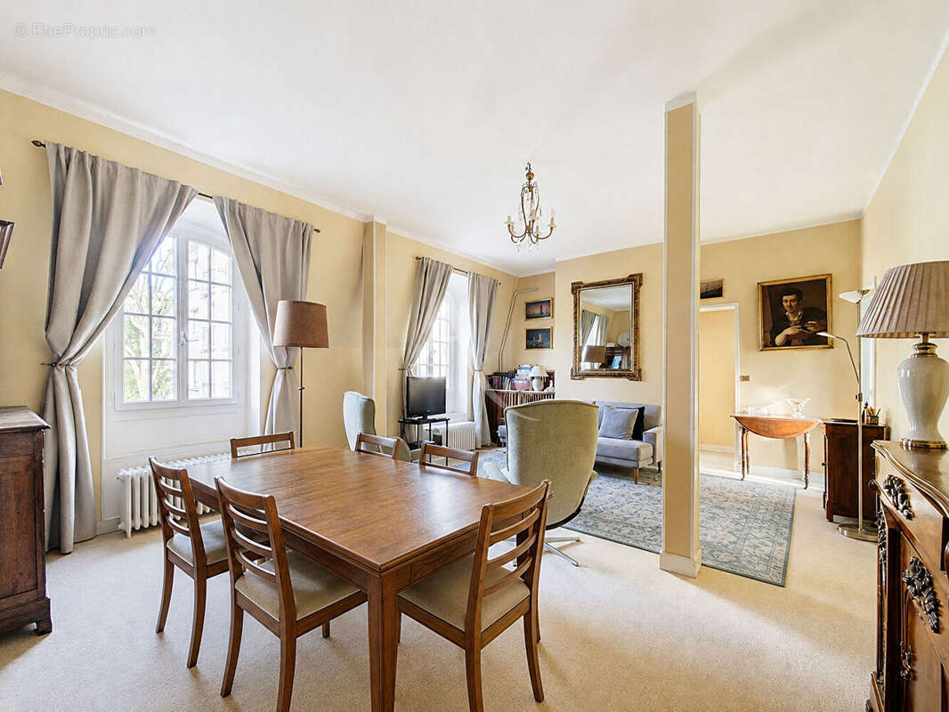 Appartement 4 pièces de 90 m² - Saint-Germain-en-Laye, quartier Alsace - photo 2