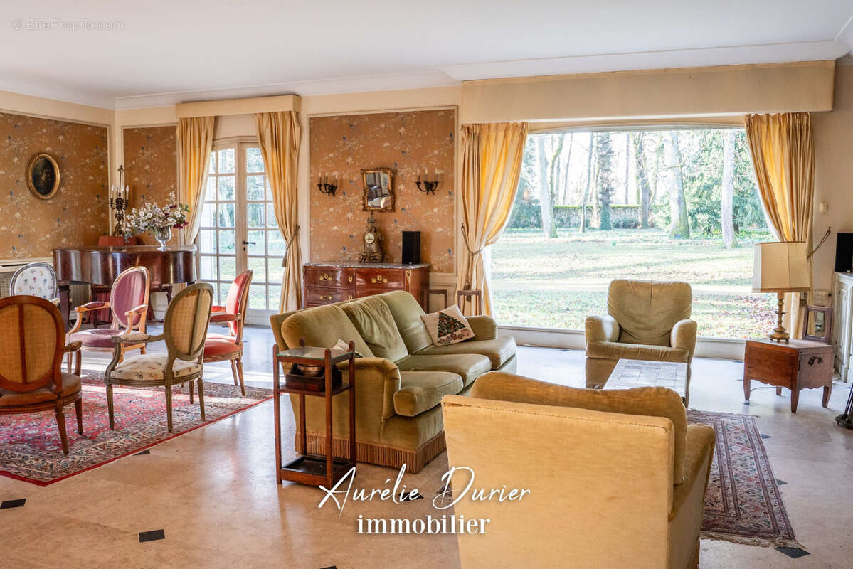 Maison à SAINT-CYR-SUR-LOIRE