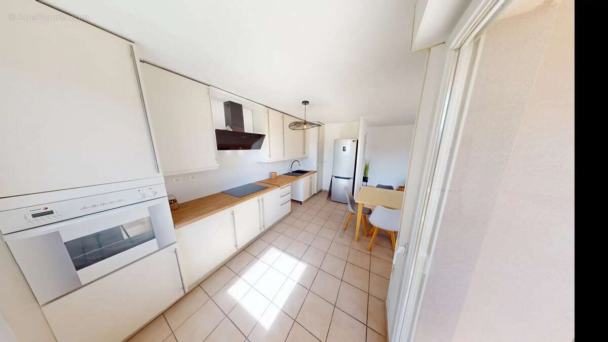 Appartement à VILLENEUVE-LOUBET