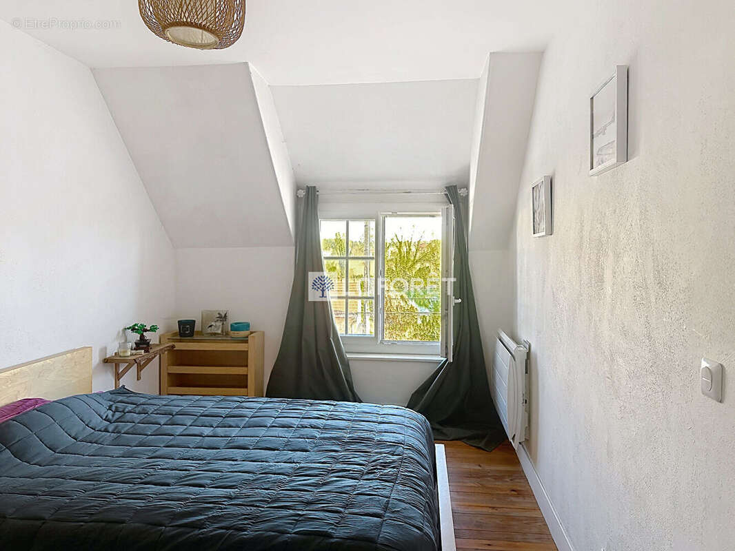 Maison à SAINT-JEAN-LES-DEUX-JUMEAUX