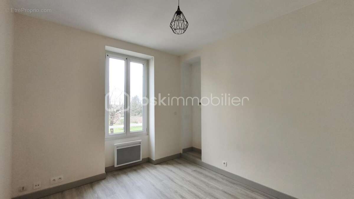 Appartement à COULLONS