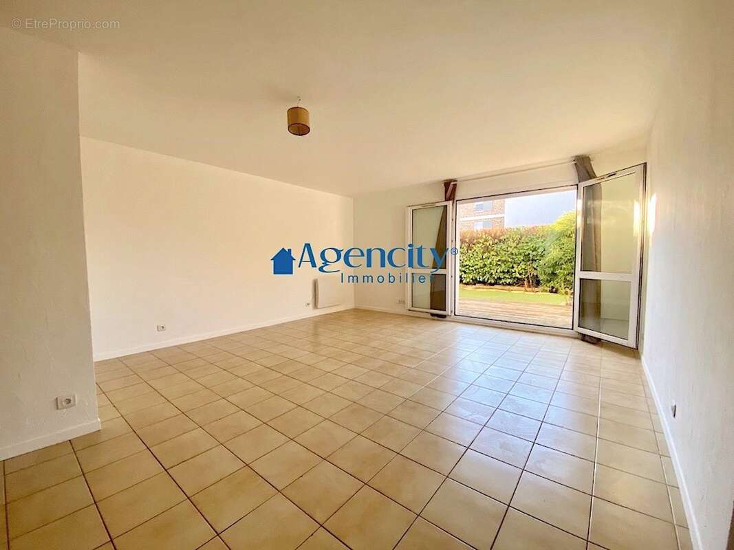 Séjur - Appartement à BRIE-COMTE-ROBERT