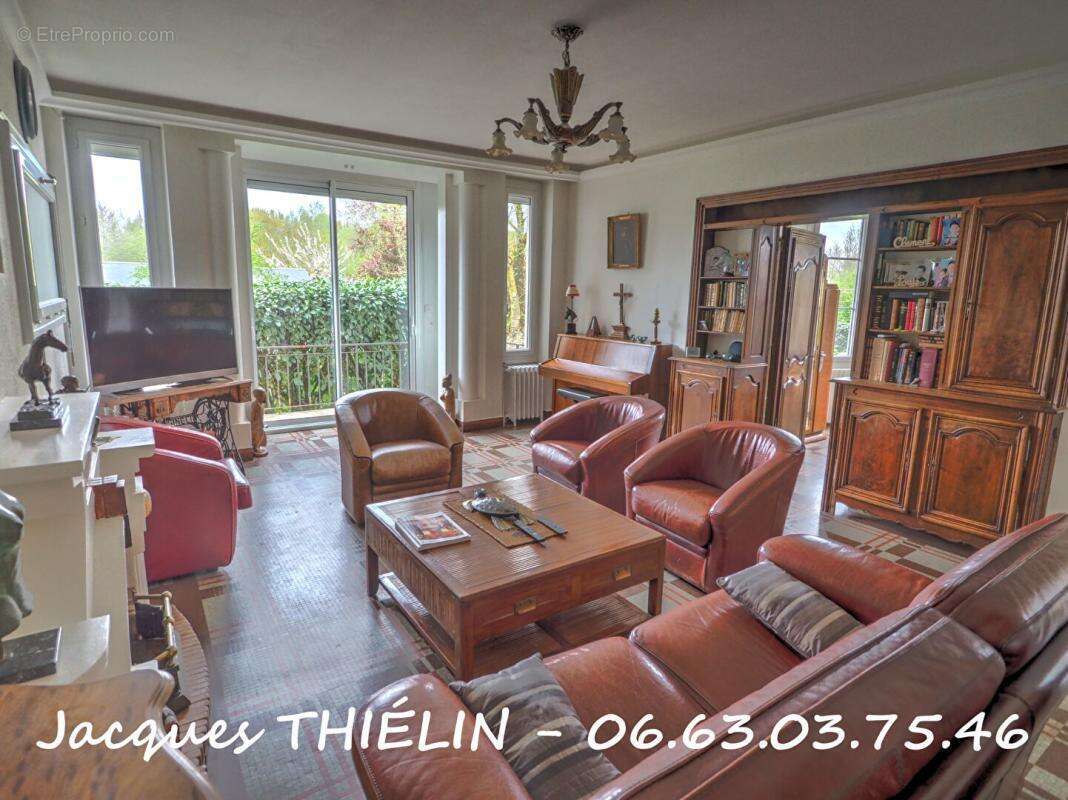 Maison à LONGUE-JUMELLES