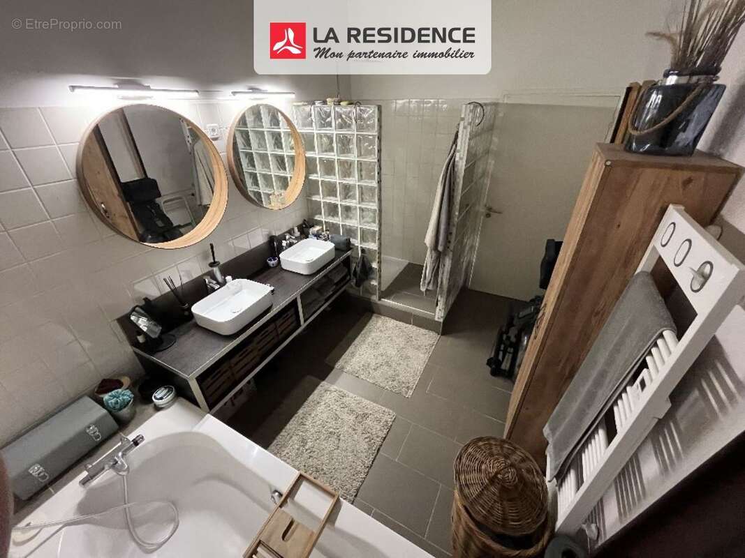 Appartement à SARTROUVILLE