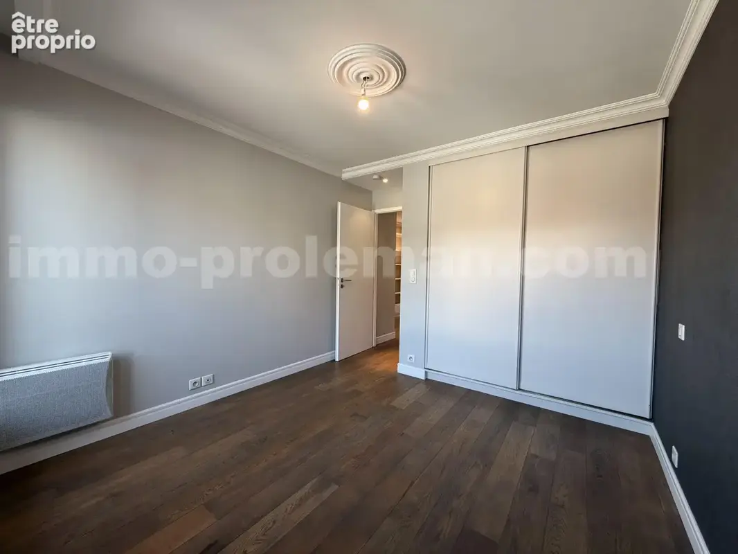 Appartement_Annecy_centre-ville_lac_veille_ville_lumineux_équipée_excellent_état_proche_Genève_frontière_Suisse_gare_recherché_balcon_immo_proleman