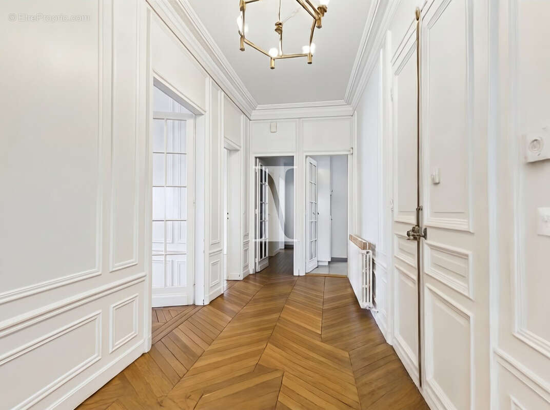 Appartement à PARIS-7E