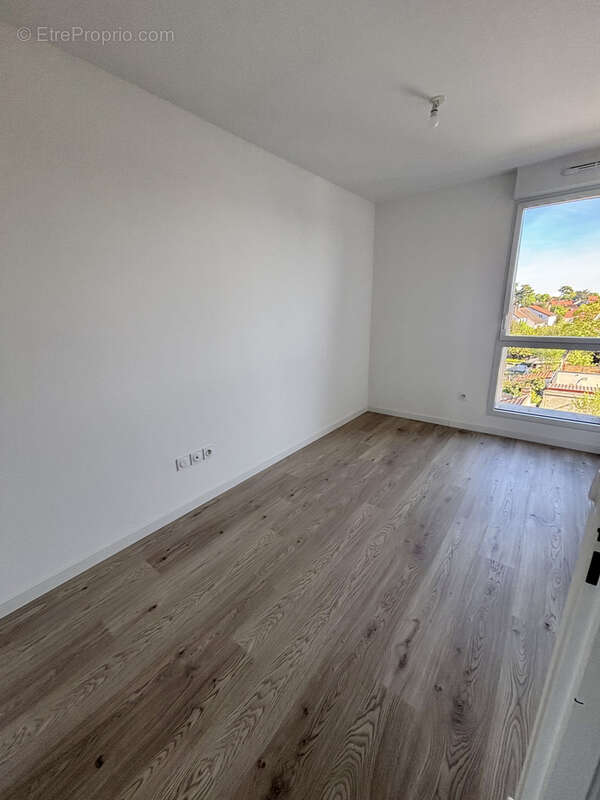 Appartement à SAINTE-GENEVIEVE-DES-BOIS
