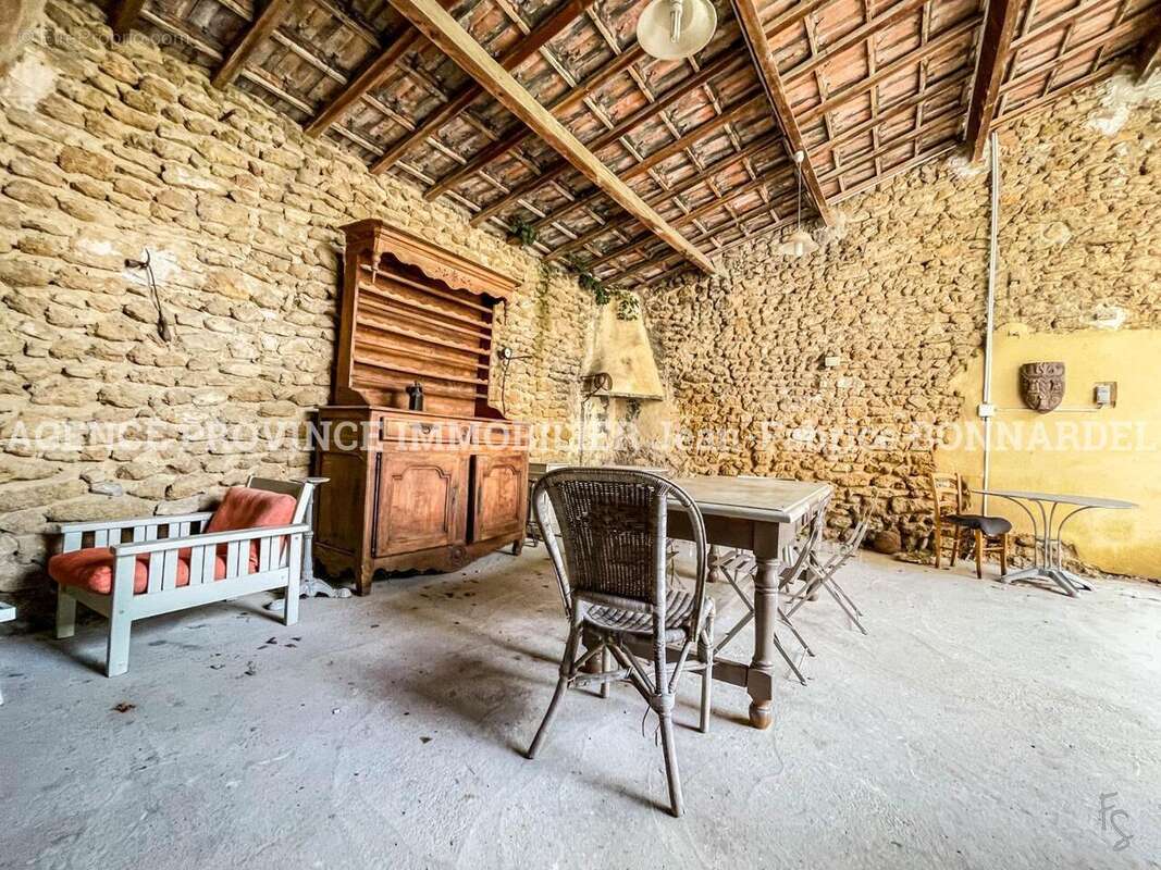 Maison 229 m² à La Baume-De-Transit  - photo 18