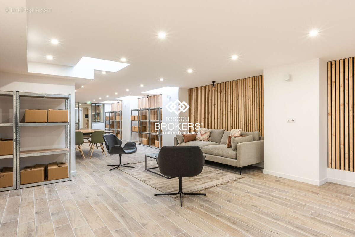 Commerce à PARIS-10E