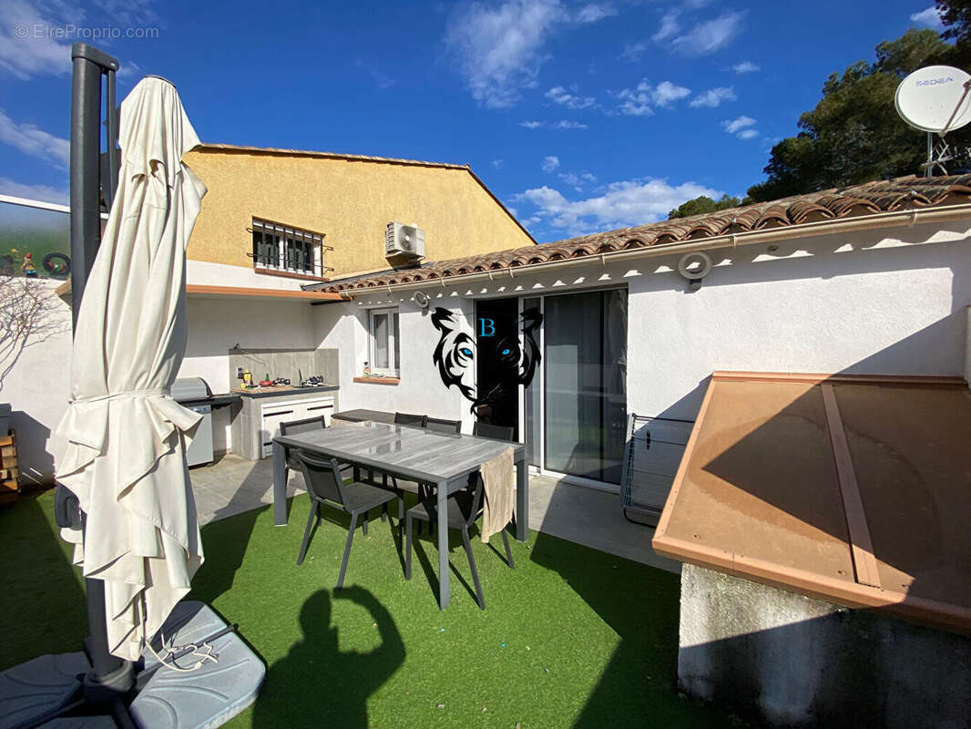 Commerce à ROQUEBRUNE-SUR-ARGENS