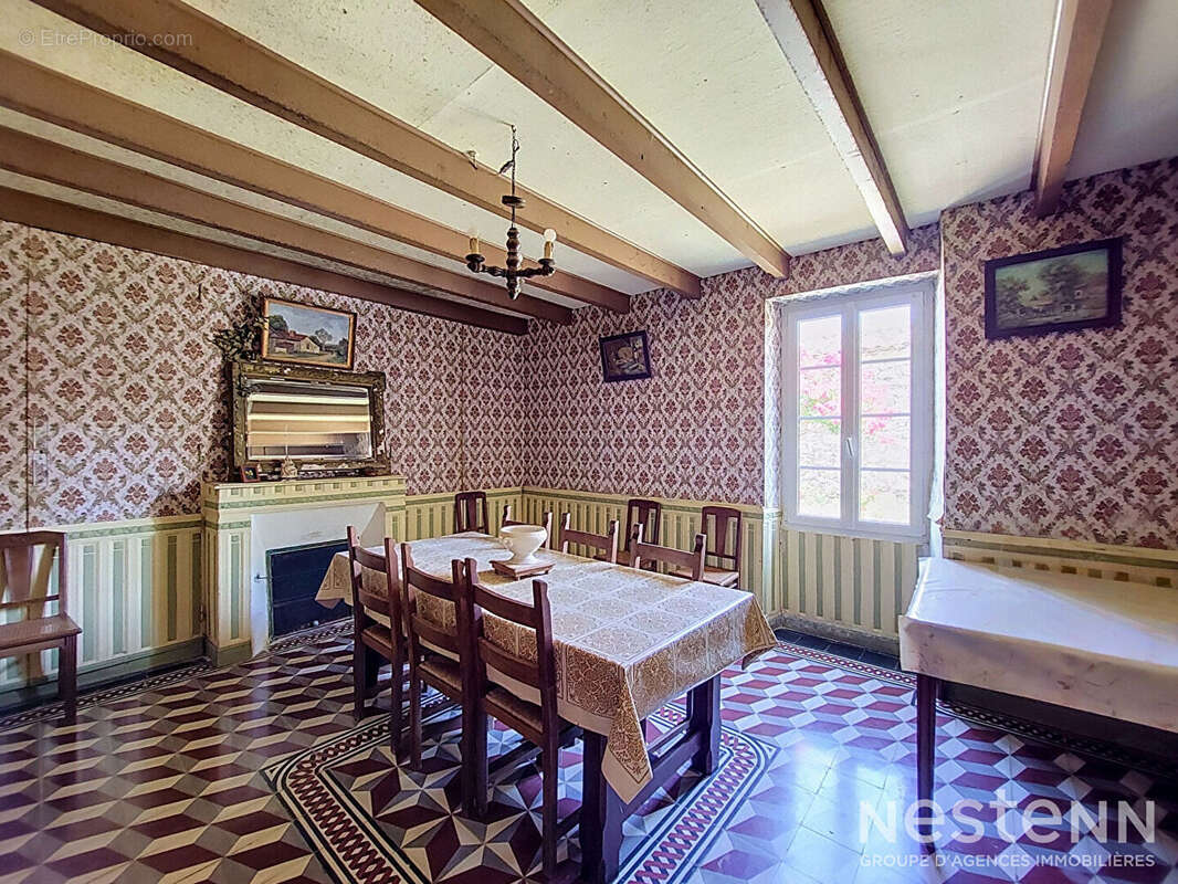 A Vendre Propriété avec Maisons d'habitation, dépendances sur plus d'un hectare à Saint-Mezard - photo 2