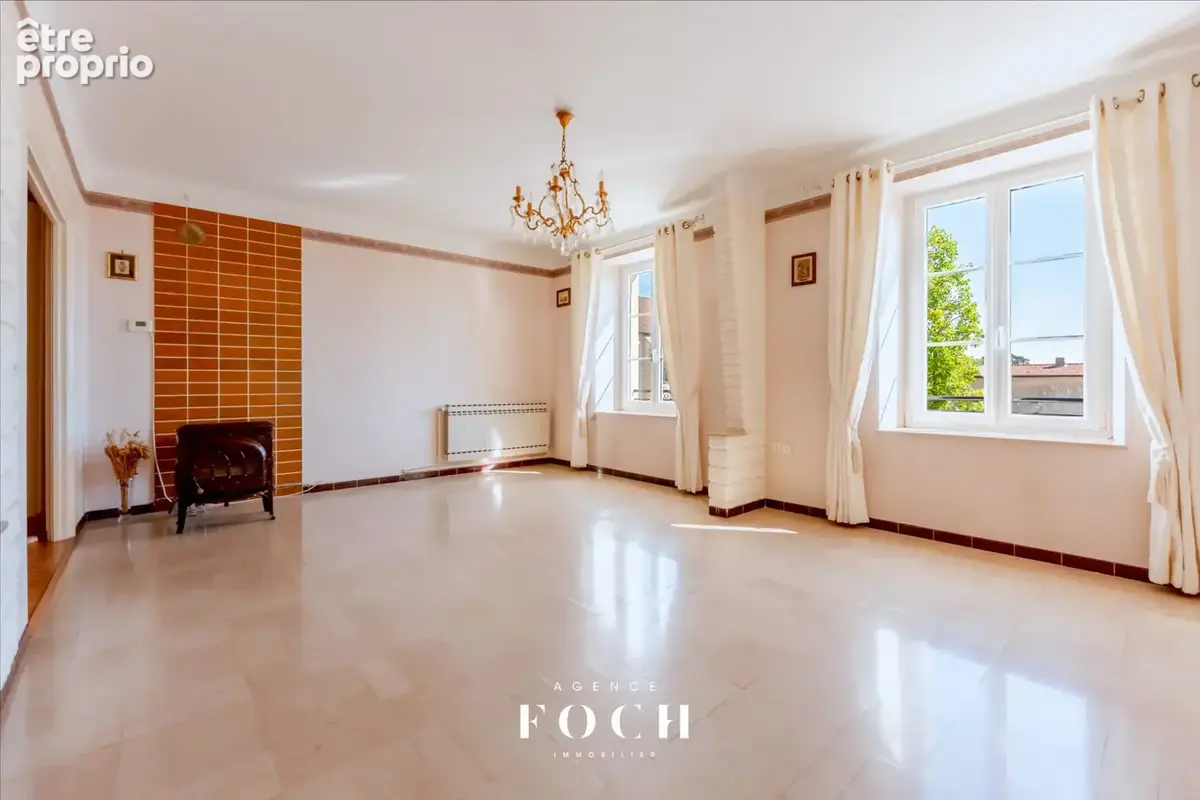 Maison 213 m² à Norroy-Les-Pont-A-Mousson  - photo 8