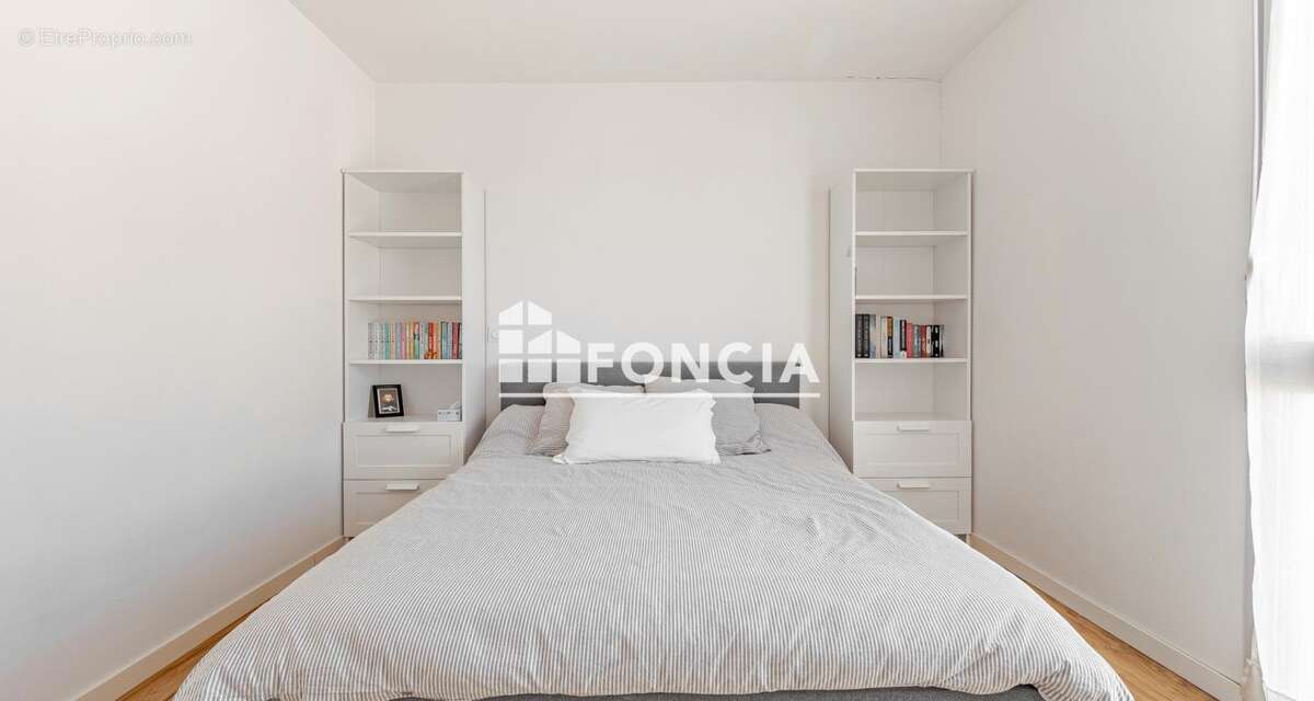 Appartement à AVRILLE