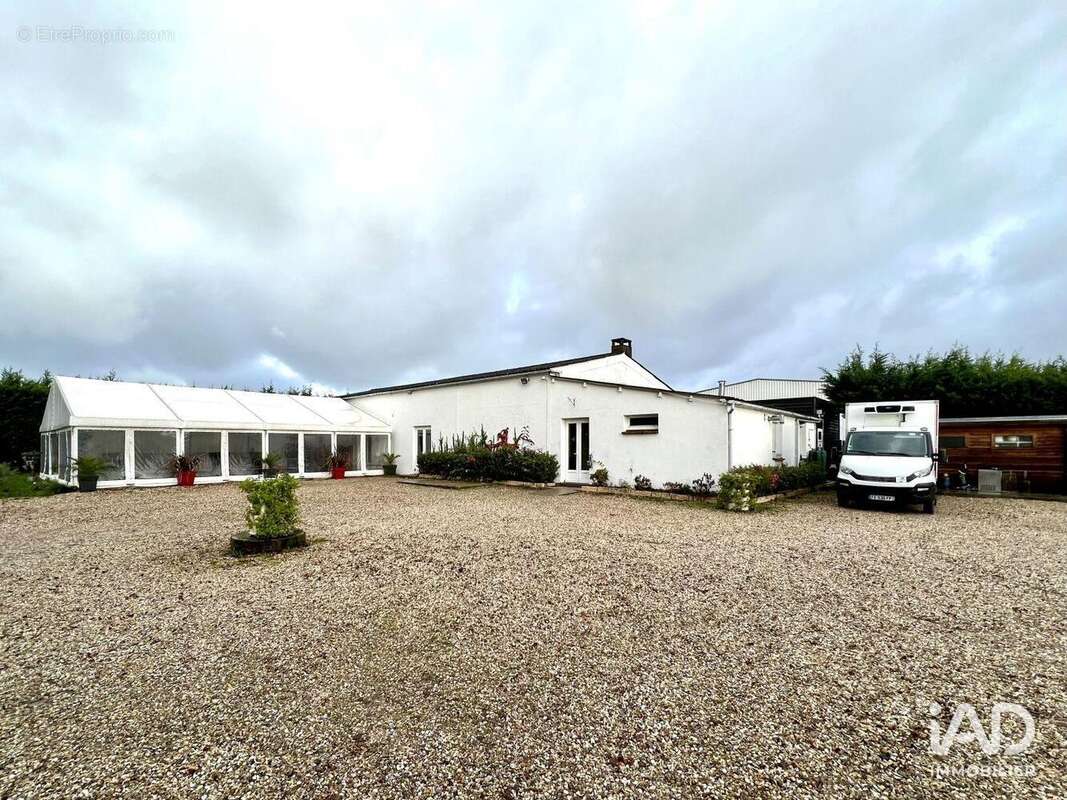 Photo 2 - Commerce à OCTEVILLE-SUR-MER