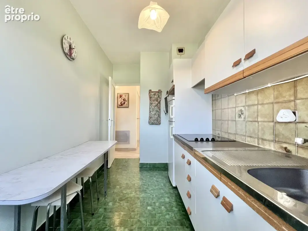 Appartement deux pièces dernier étage avec vue mer panoramique à Sainte Maxime - photo 10