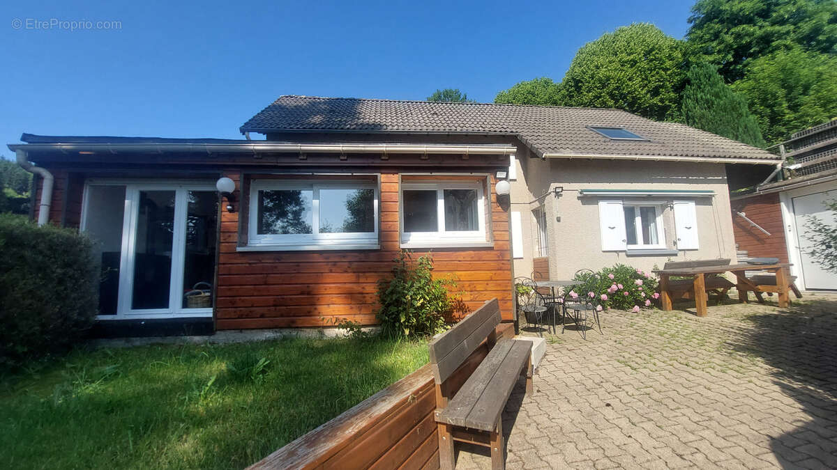 Maison à LE CHAMBON-SUR-LIGNON