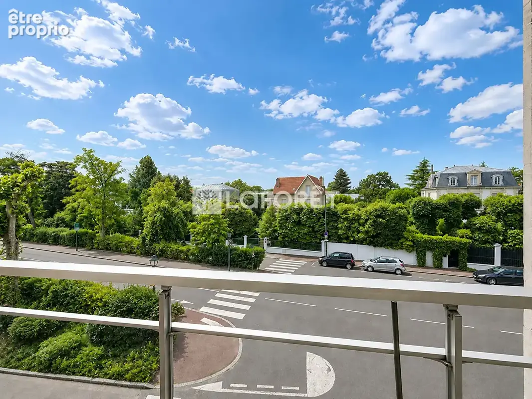 3 pièces de 69 m² - Résidence de standing en plein centre-ville - photo 2