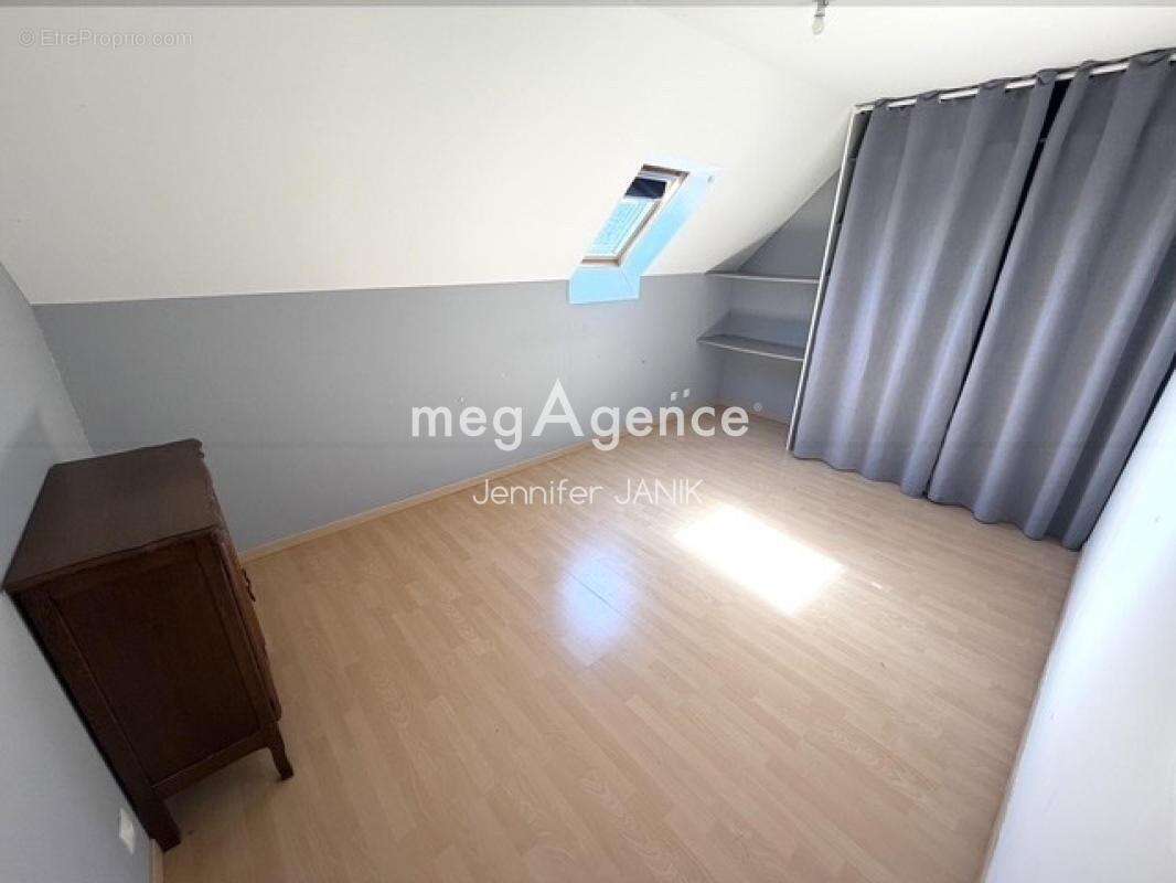 Maison à MAIGNELAY-MONTIGNY