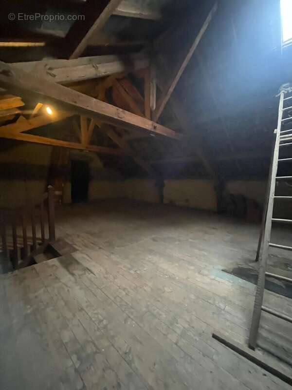 Maison à VILLOSANGES