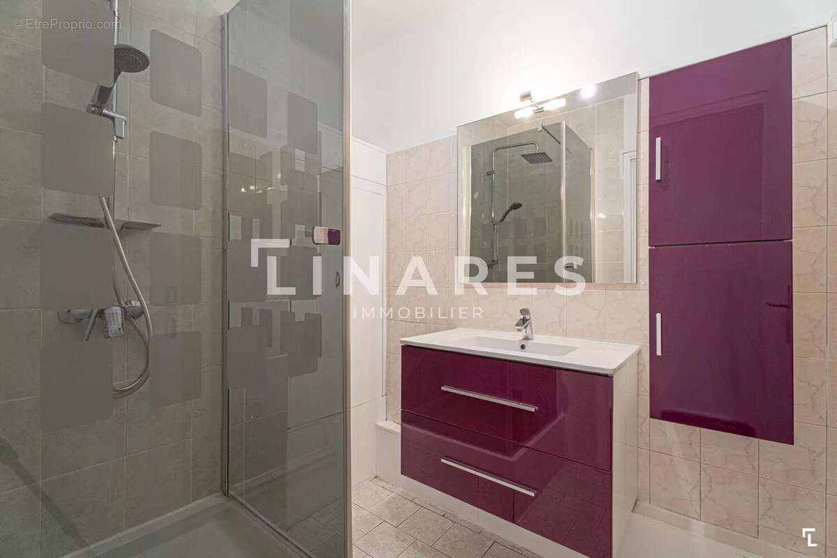 Appartement à MARSEILLE-5E