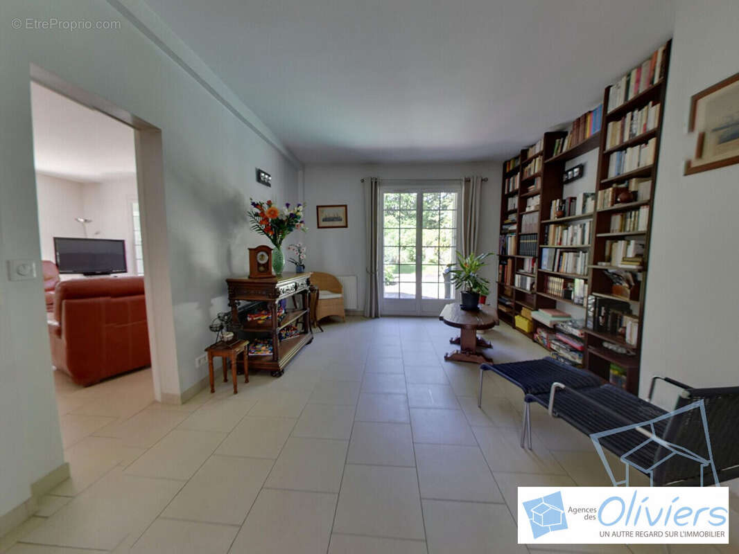 Maison à DAMPIERRE-EN-YVELINES