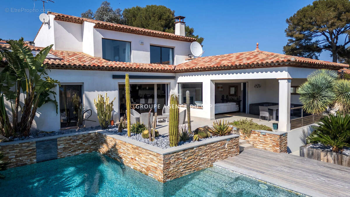 Villa de 185m2 avec vue mer à 250 mètres des plages des Issambres - photo 15