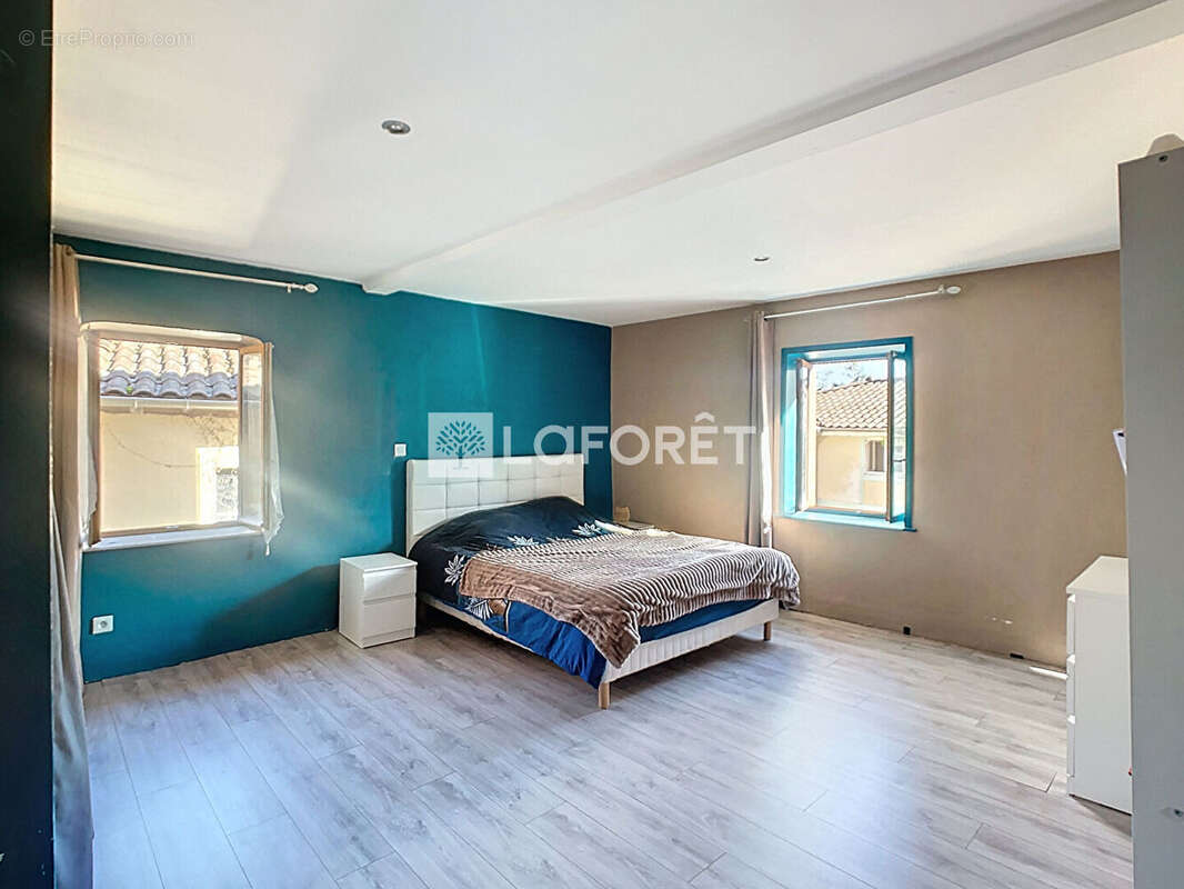 Maison à VILLIE-MORGON