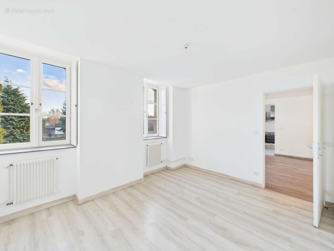 Appartement à CRAPONNE-SUR-ARZON