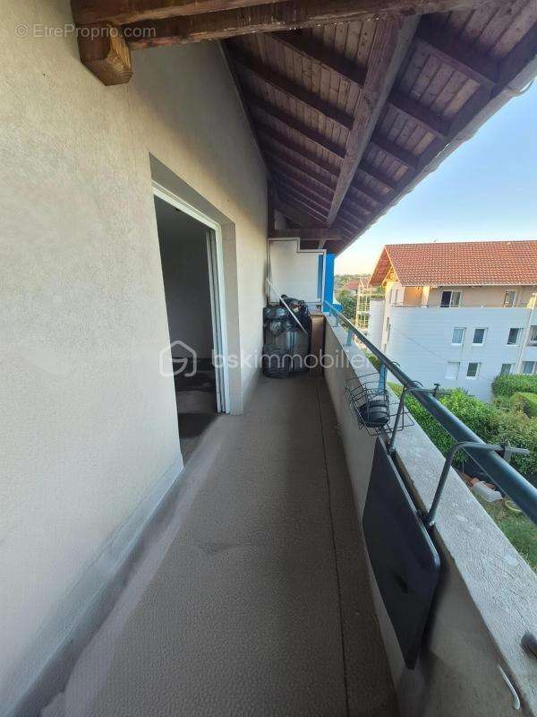Appartement à SAINT-GENIS-LAVAL