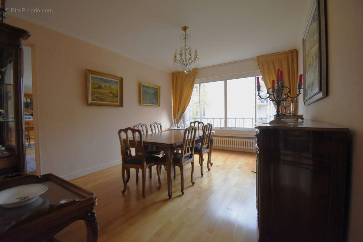 Appartement à VILLE-D'AVRAY