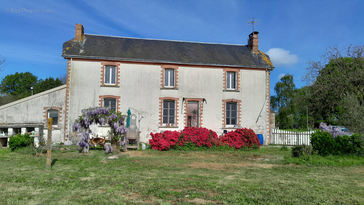 Maison à MONTOURNAIS