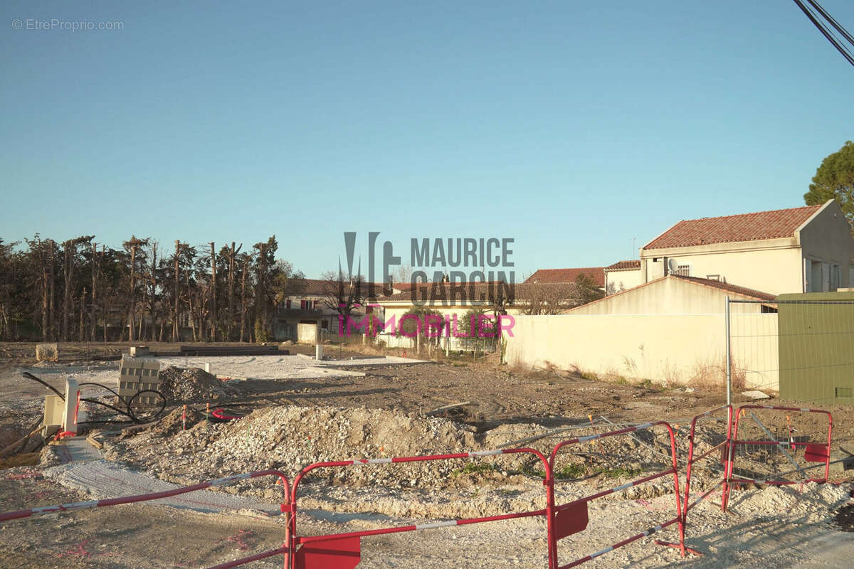 Terrain à CHATEAURENARD