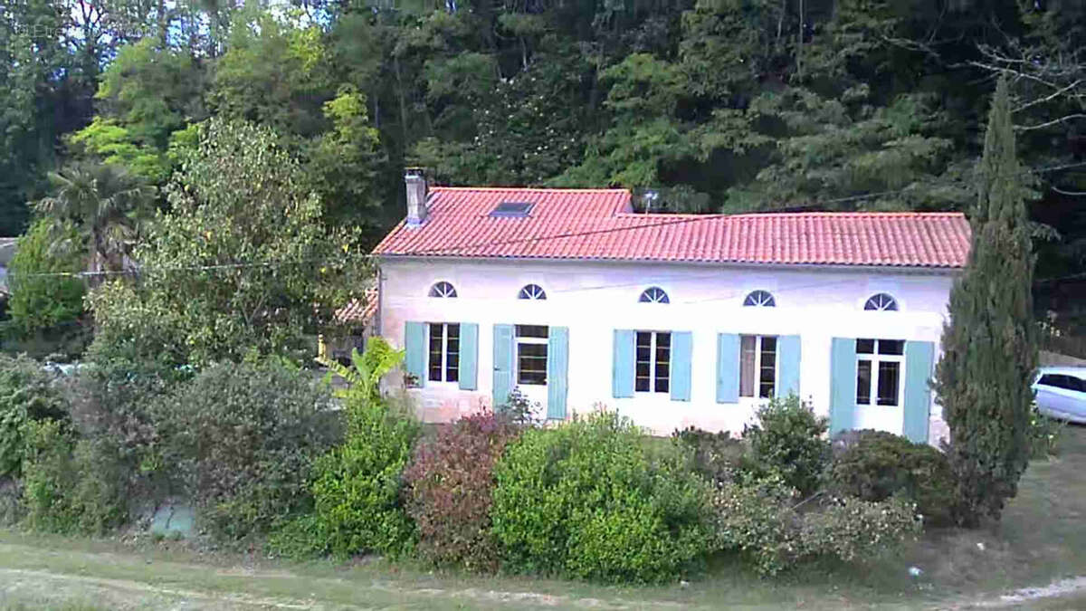 Maison à SAMONAC