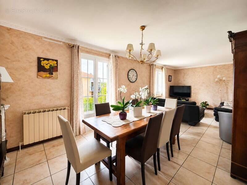 Maison à SAINT-QUENTIN-FALLAVIER