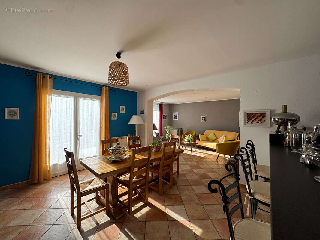 Maison à CHATEAUNEUF-DE-GADAGNE