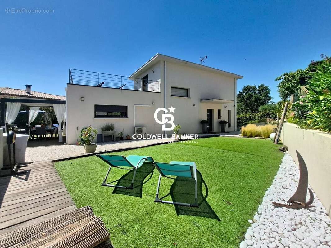 Maison à FREJUS