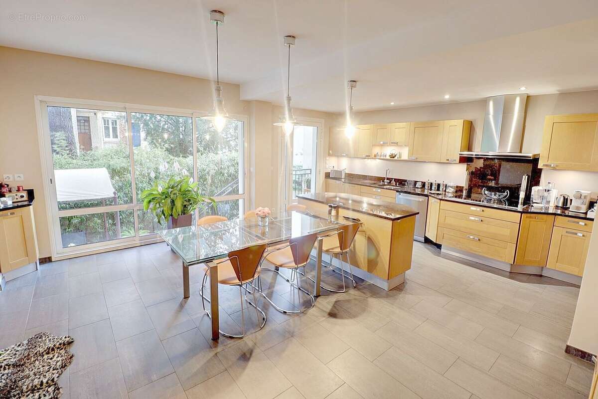 Maison à VELIZY-VILLACOUBLAY