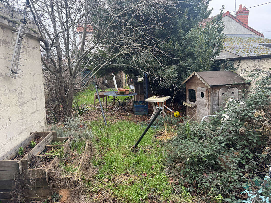 Maison à YZEURE