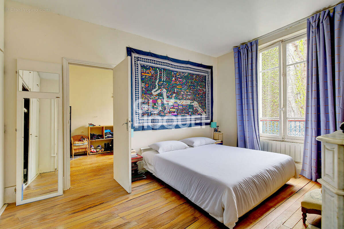 Appartement à PARIS-16E