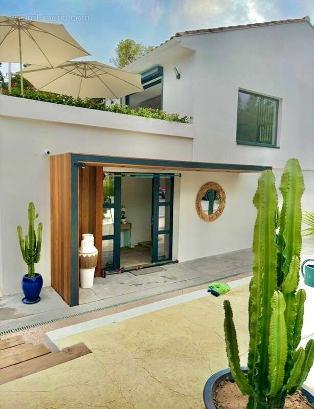 Maison à FREJUS