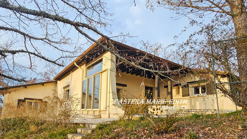 Maison d’architecte rénovée 280 M² - Sans vis à vis, calme, au fond d'une impasse - 9 Pièces -Garage -  Vue panoramique – Auch ( - photo 15
