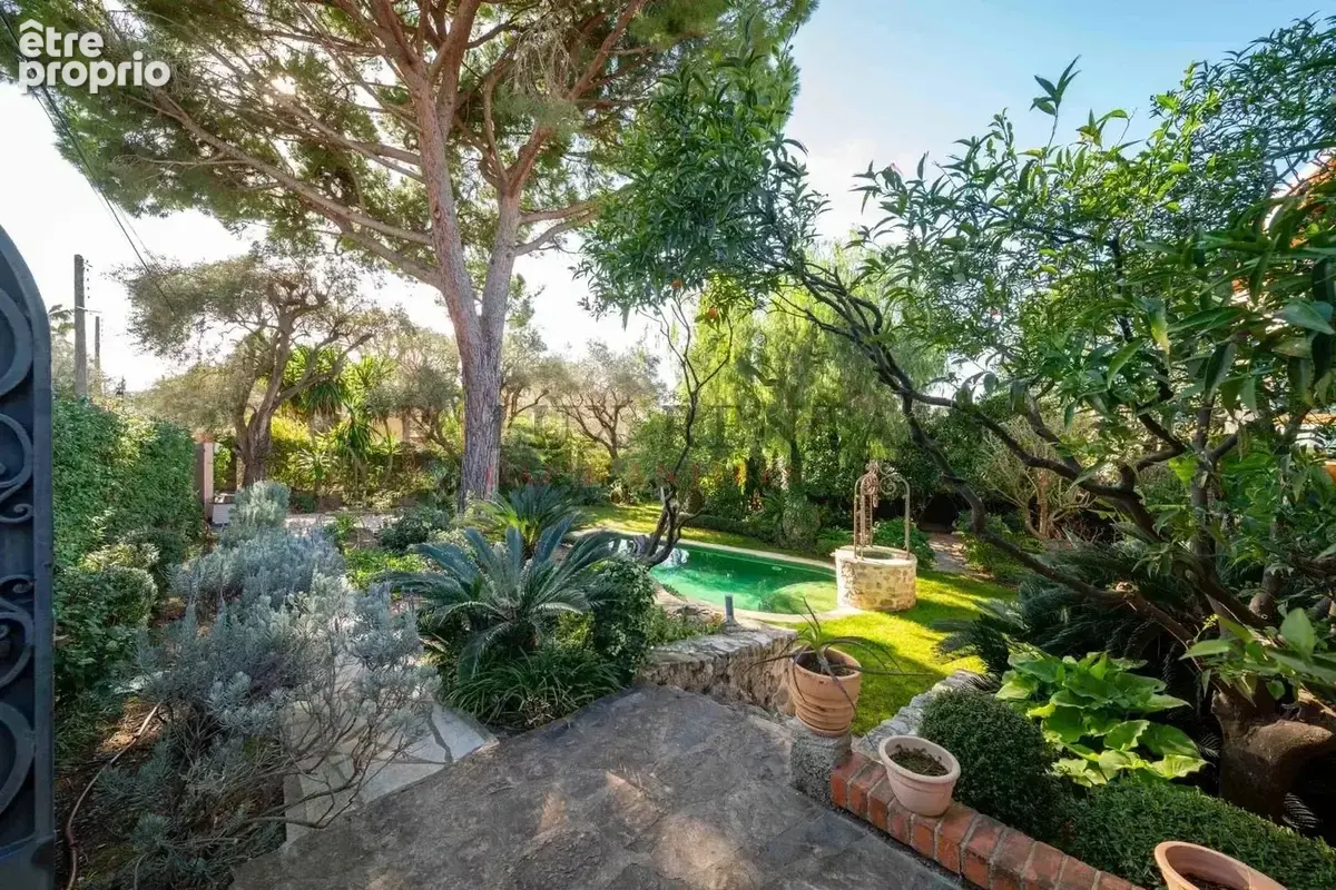 Charmante villa avec jardin et piscine dans domaine privé - photo 2